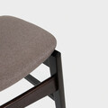 Scaun Nergu, Homla, 46x54.2x80 cm, poliester/lemn, maro inchis/bej