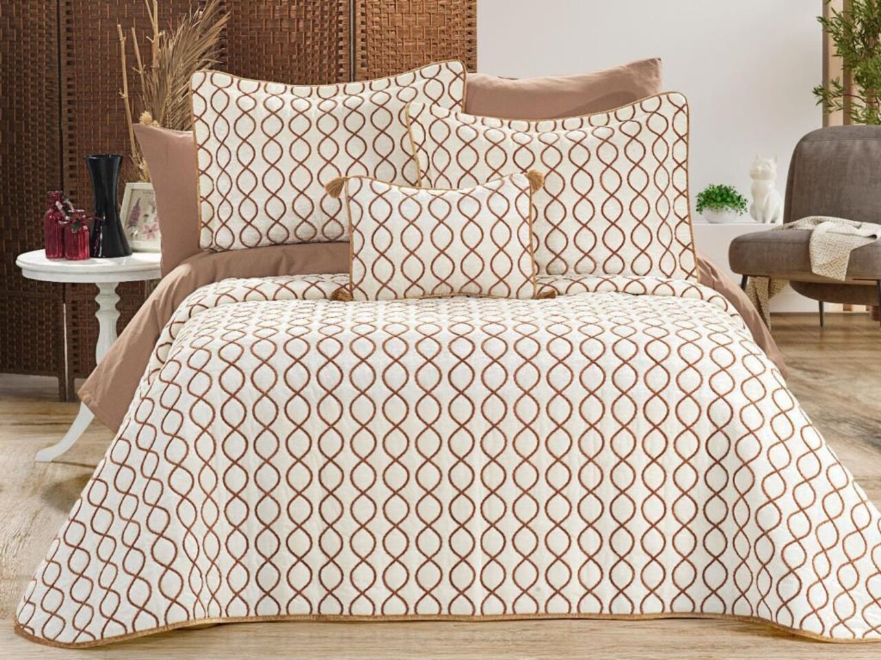 Set cuvertura de pat dubla 3 piese, Brillance - Cream, Gold, Lumea zestrei, Catifea
