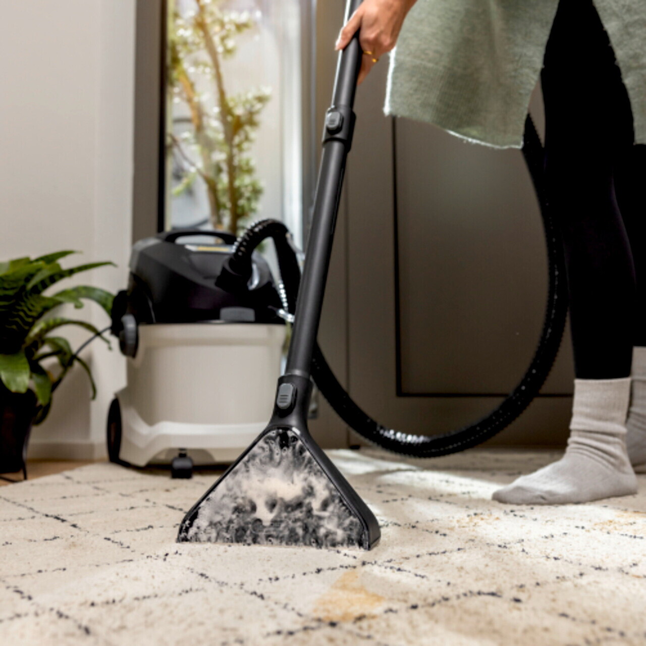 Aspirator cu spalare prin injectie-extractie SE 5, Karcher, alb/negru — imaginea 4