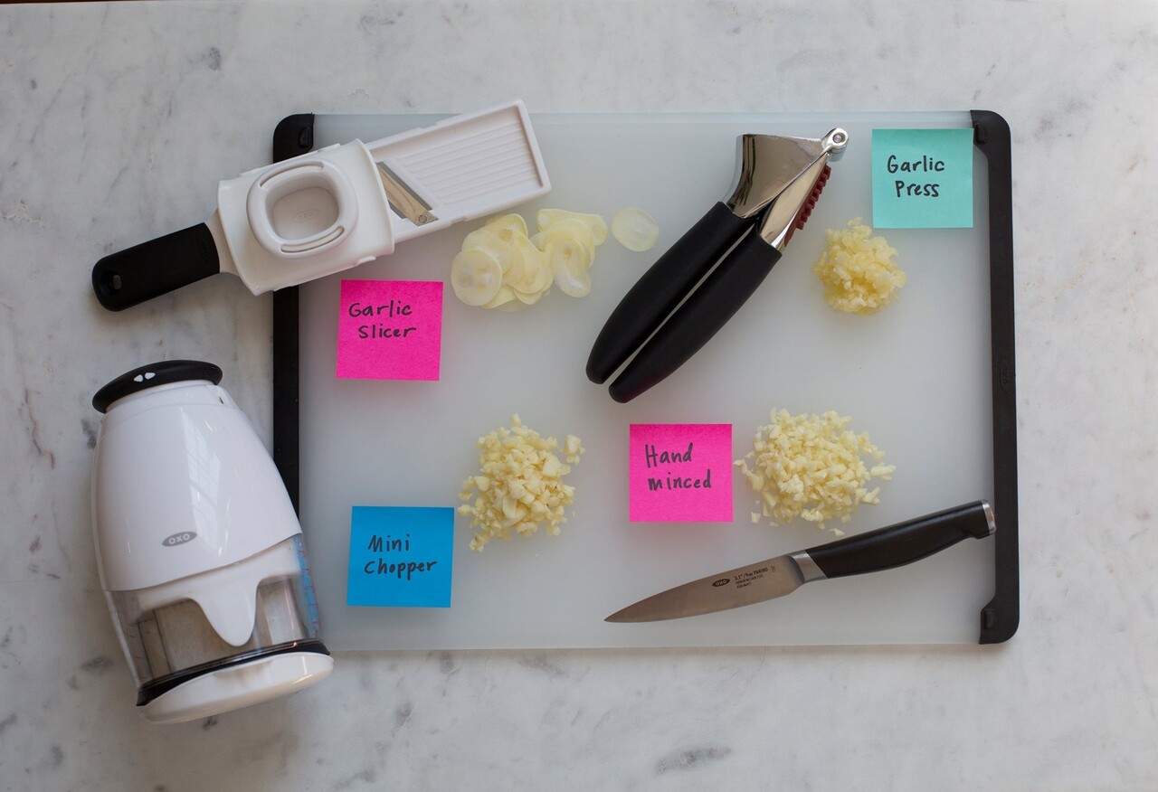 Presa usturoi, zinc, 18 cm, "Good Grips" - OXO - imagine 8