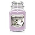 Lumanare parfumata in suport de sticla, Yankee Candle, 120 ore, 538 g, aer proaspat/lavanda/amestec oriental