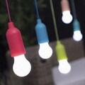 Bec LED portabil cu snur si baterii Bulby, InnovaGoods, Ø5.5 x 16.5 cm, culori asortate