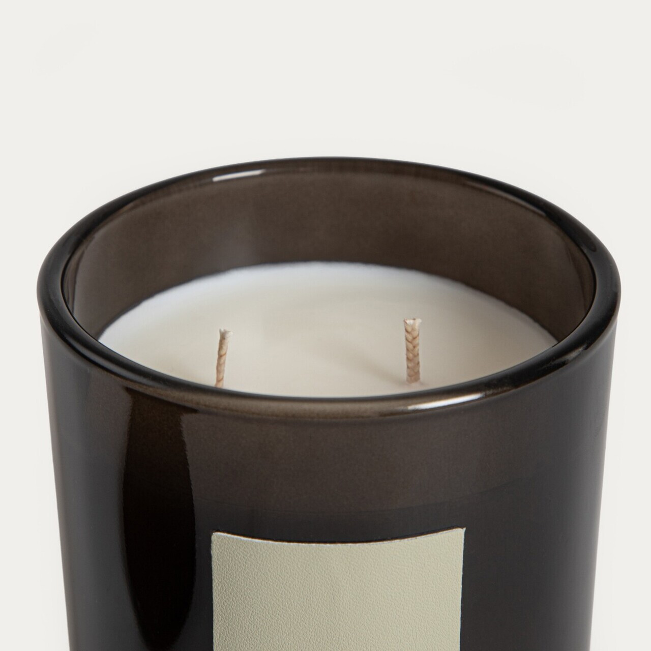 Lumanare parfumata Urban Leather, Eucalyptus Patchouli, Homla, 380 g, ceara de soia, negru — imaginea 3