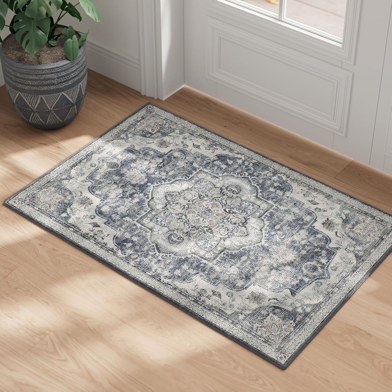 Covor antiderapant Songmics Vintage, 61x92 cm, lavabil la masina, poliester, gri dove