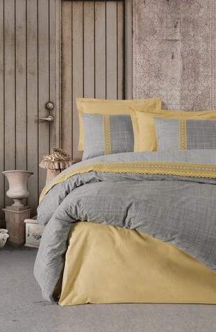 Lenjerie de pat dubla, 6 piese, 200×220 cm, 100% bumbac ranforce, cu detalii brodate, Cotton Box, Hazel, galben mustar 100