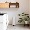 Cos de gunoi cu pedala, Brabantia, NewIcon, 30 L, 38x29.3x67.9 cm, otel, bej