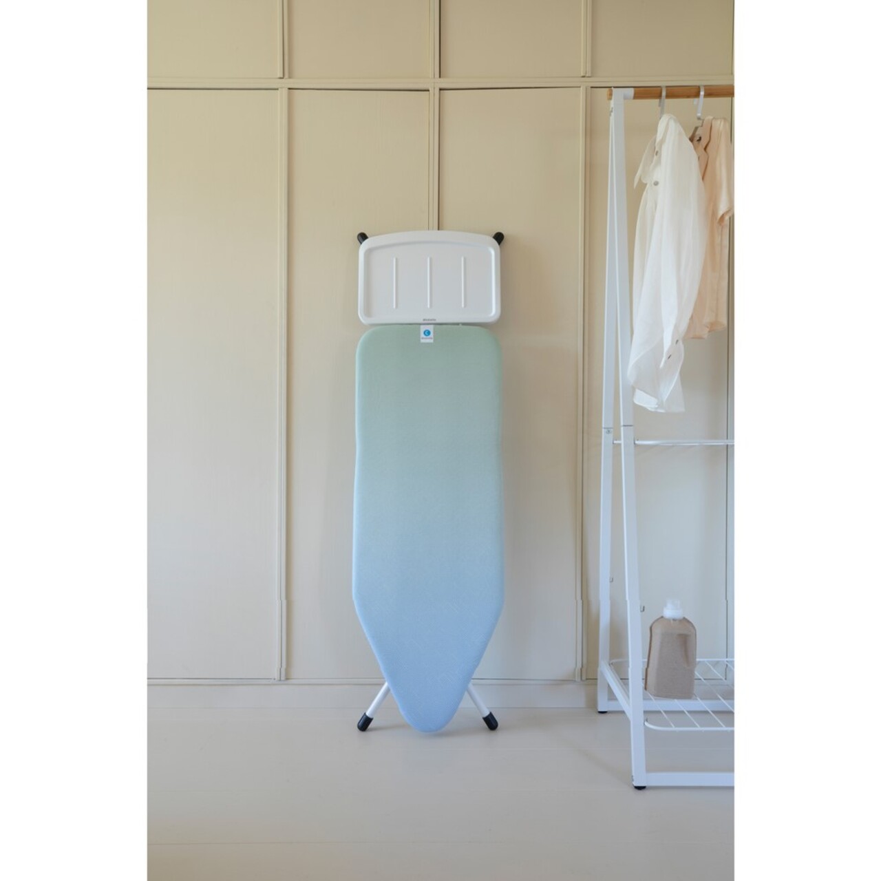 Masa de calcat, Brabantia C, Soothing Sea, 124x45 cm, 7 pozitii de reglare, cu suport statie de calcat, otel/bumbac
