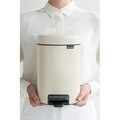 Cos de gunoi cu pedala, Brabantia, Icon Almond, 12 L, inox, crem