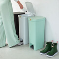 Cos de gunoi cu pedala, Brabantia, StepUp, 40 L, 35.2x28x66.6 cm, polipropilena, verde jad