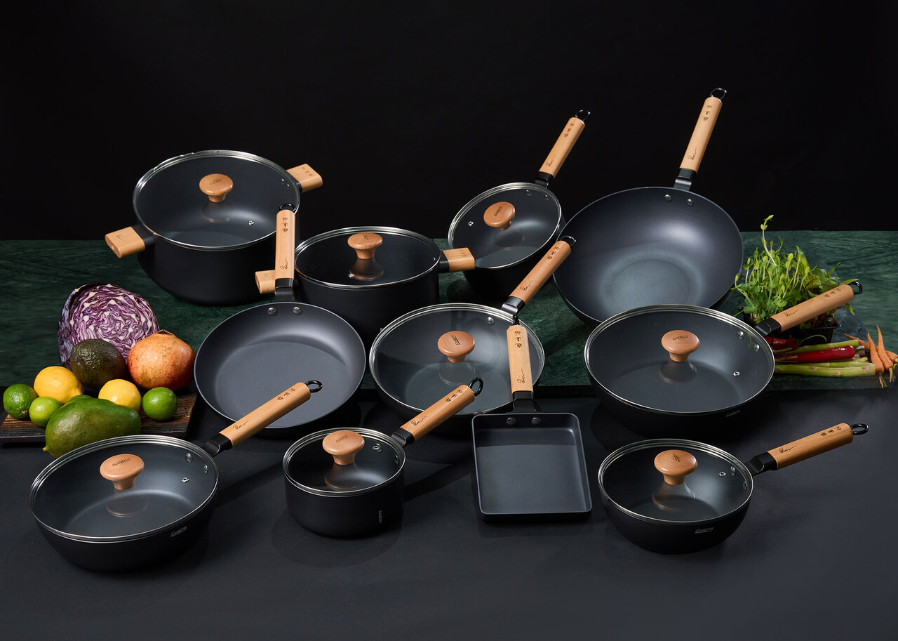 Tigaie Wok cu capac, Samurai Gourmet by Rikito Watanabe si Cooking by Heinner, 24x7.5 cm, aluminiu, negru/natur