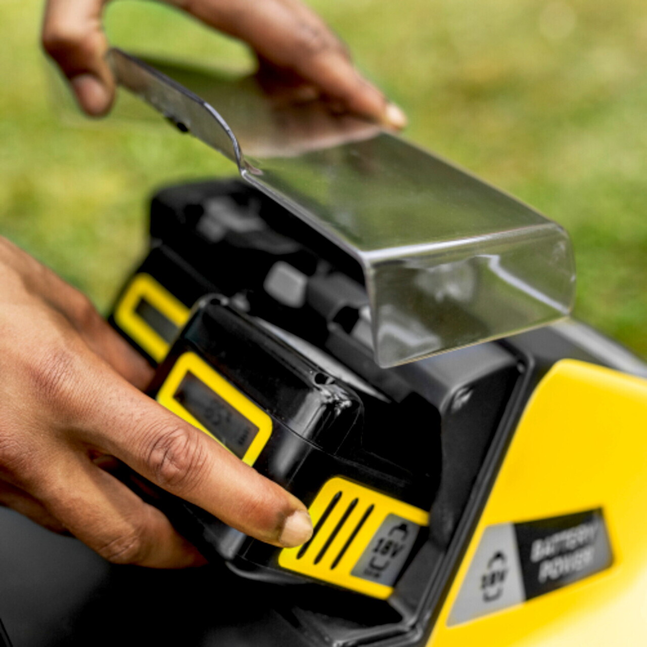 Masina de tuns iarba cu acumulator LMO 5-18 Dual Battery Set, Karcher, galben/negru — imaginea 6