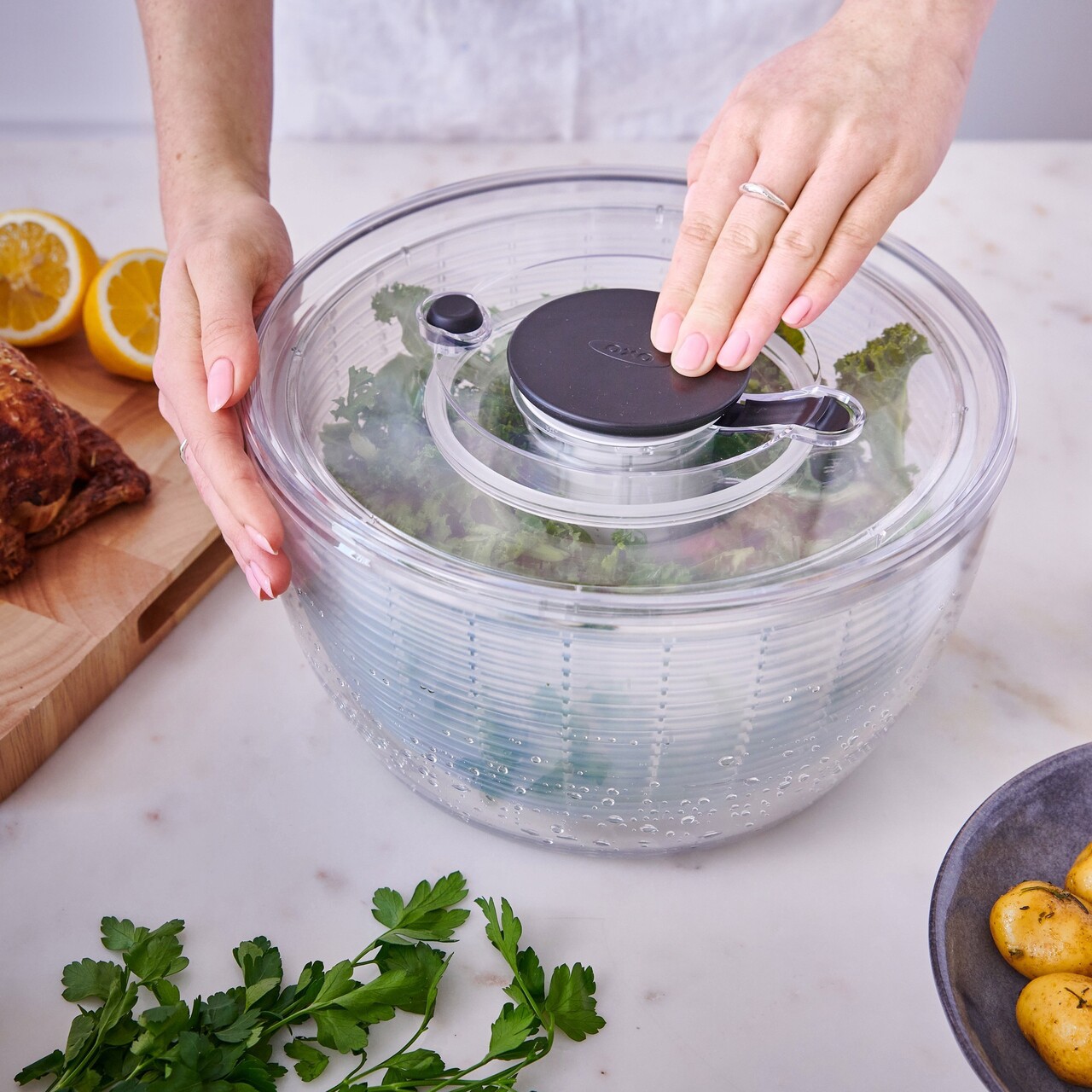 Uscator salata si verdeturi, plastic, 26,6cm/4,7L, "Good Grips" - OXO - imagine 23