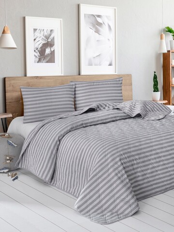 Cuvertura matlasata dubla, Water Yollu Saten - Light Grey, EnLora Home, 70% bumbac / 30% poliester