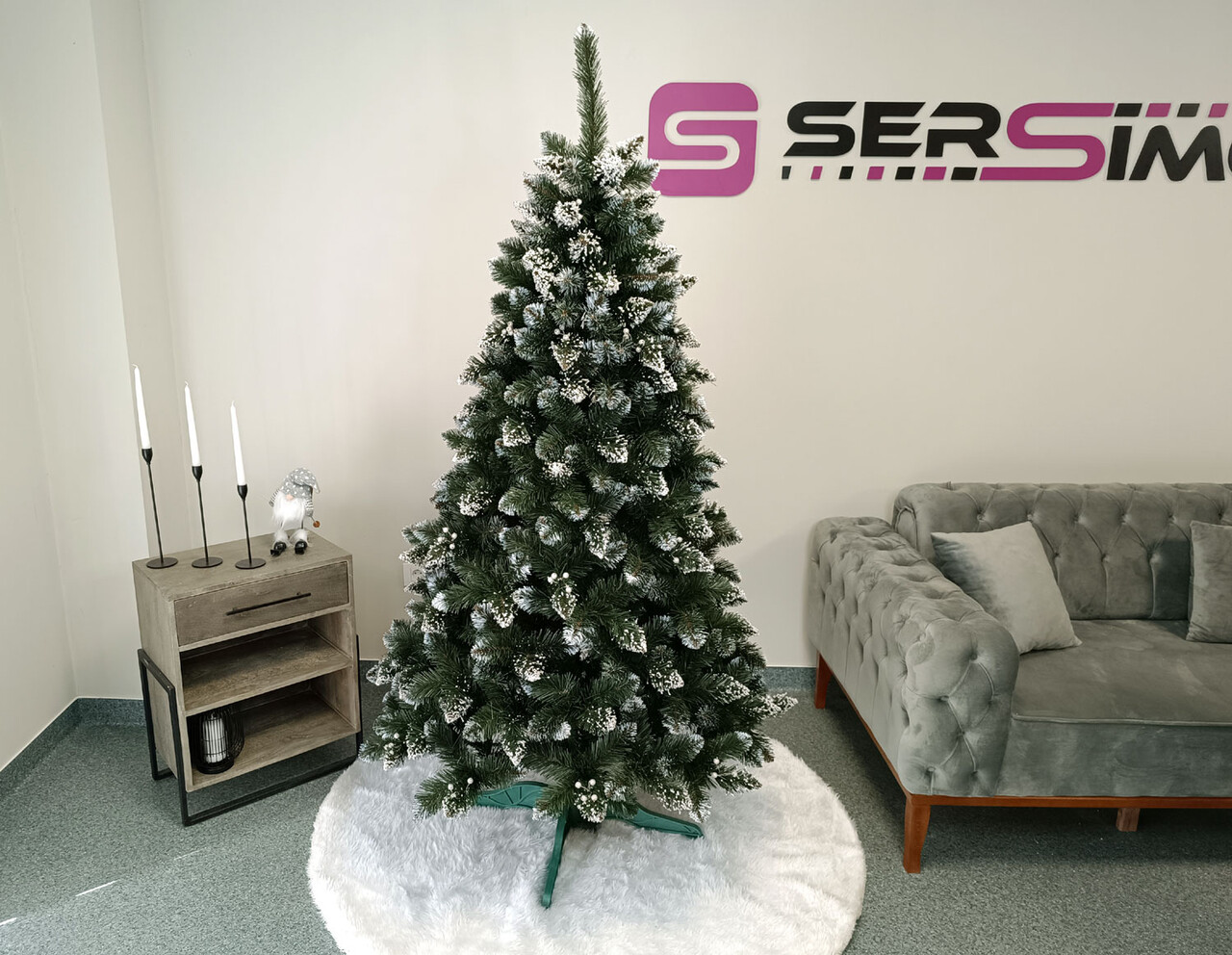 Brad artificial Christmas Deluxe by Sersimo, Crystal nins cu merisoare, 2D, 200cm — imaginea 3