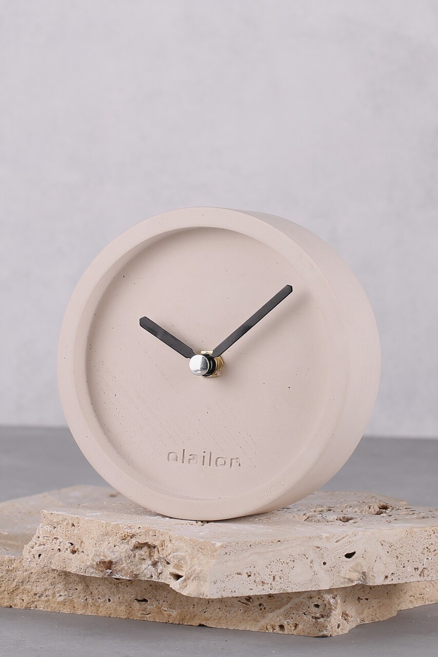 Ceas de masa Saat Bej