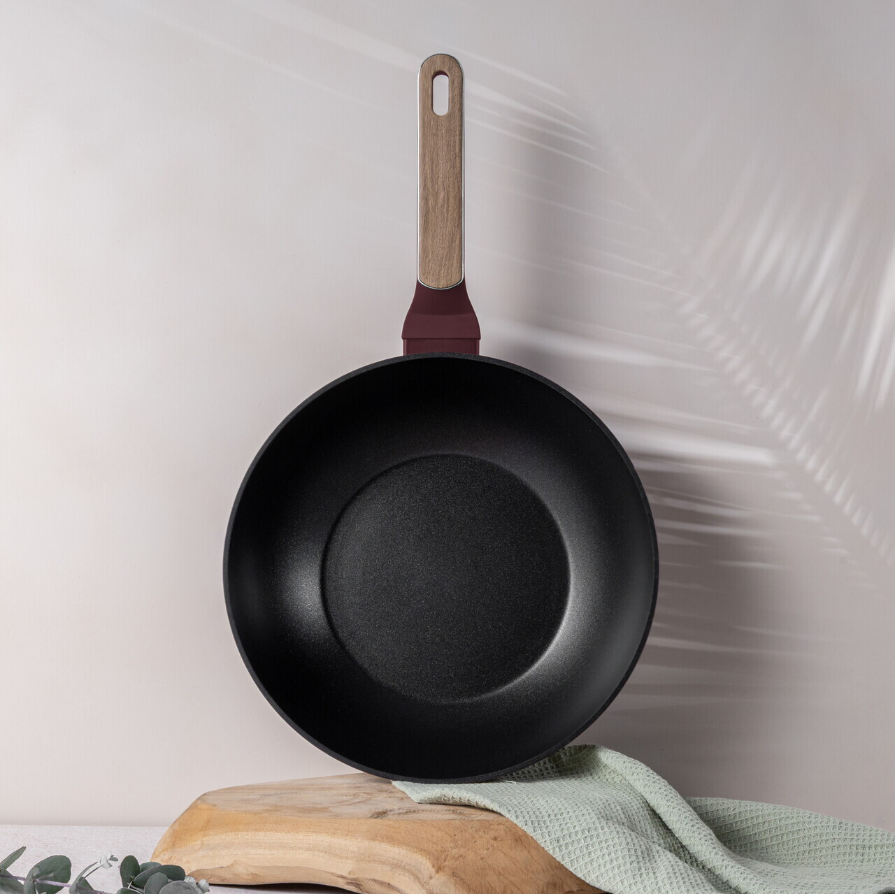 Tigaie Wok Berlinger Haus, Leonardo Nordic, 28 cm, 3.5 L, aluminiu forjat, visiniu mat - imagine 4