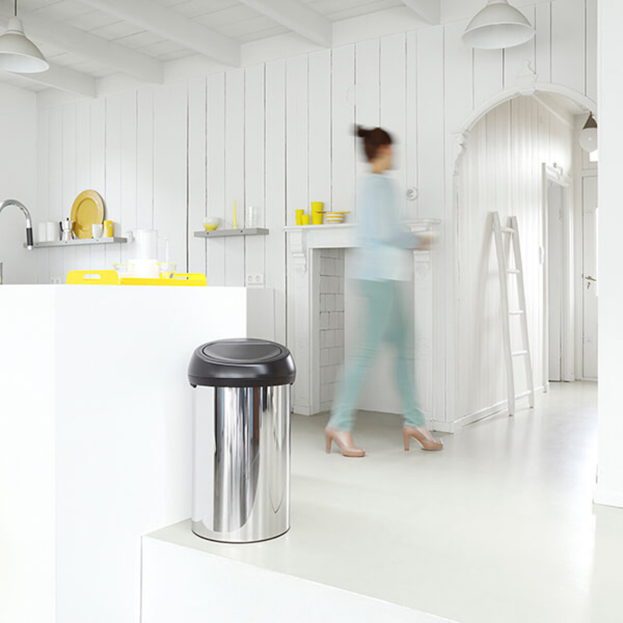 Cos de gunoi cu soft touch, Brabantia, Brilliant Steel, 60 L, 40x40x71 cm, otel, argintiu - 1 | YEO