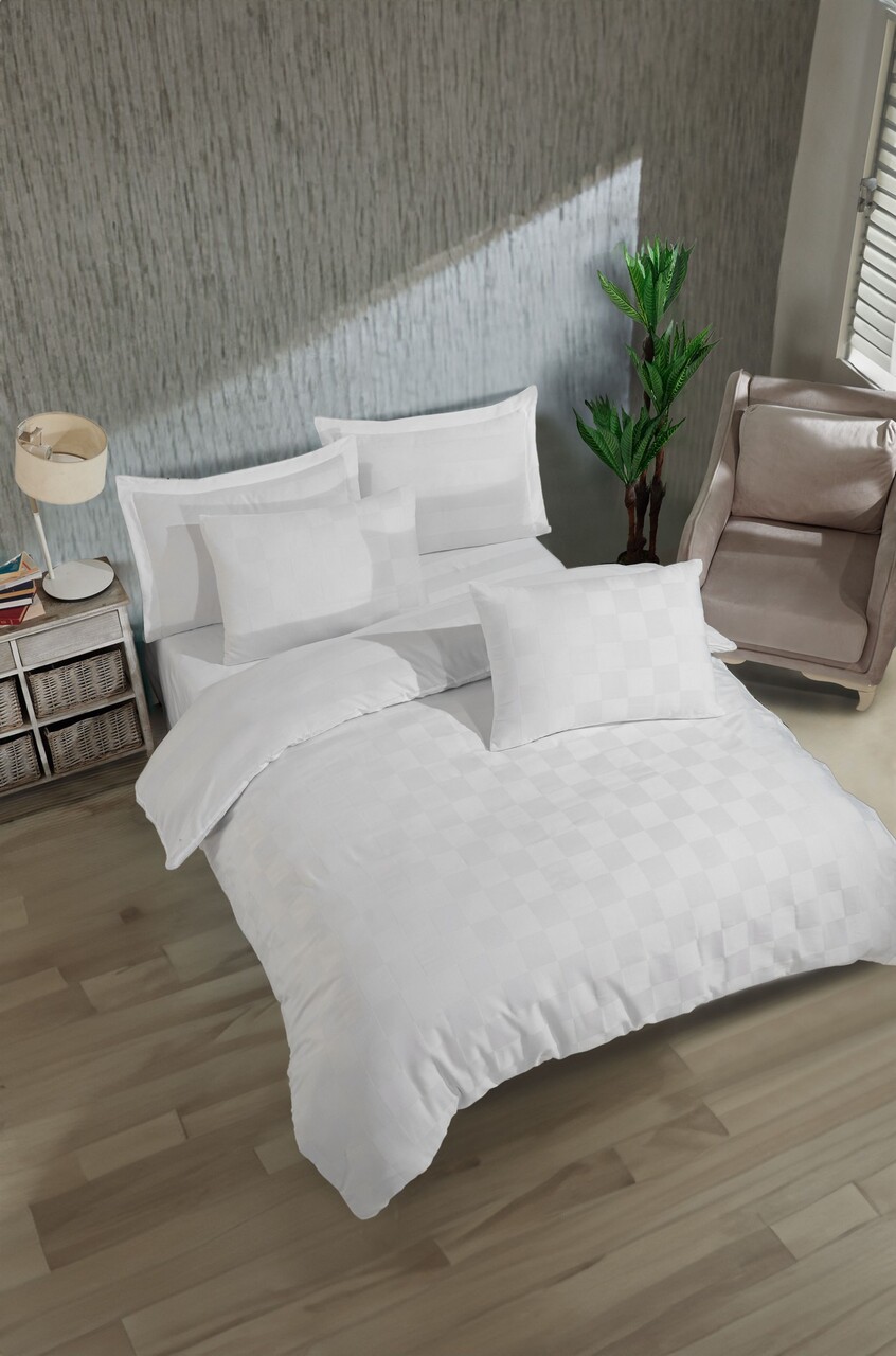 Lenjerie de pat dubla, Kareli Saten - White, EnLora Home, 70% bumbac/30% poliester