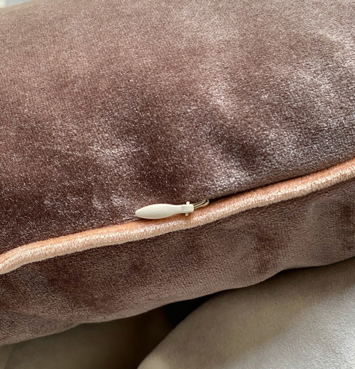 Perna, Lavender Ash Velvet Pillow With İnsert, 43x43 cm, Lavandă / Pulbere