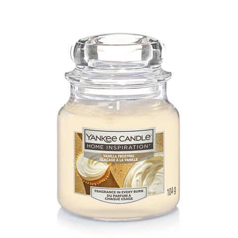 Lumanare parfumata in suport de sticla, Yankee Candle, 30 ore, 104 g, glazura de zahar/vanilie/caramel