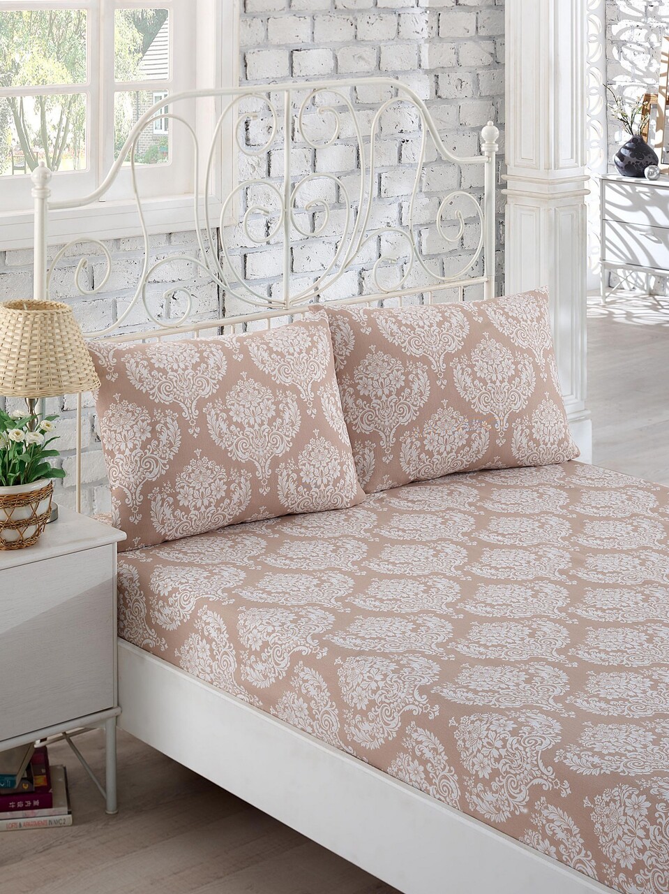 Set de pat dublu (cearceaf cu elastic si perne) 3 piese, Post - Brown, Eponj Home, 65% bumbac/35% poliester