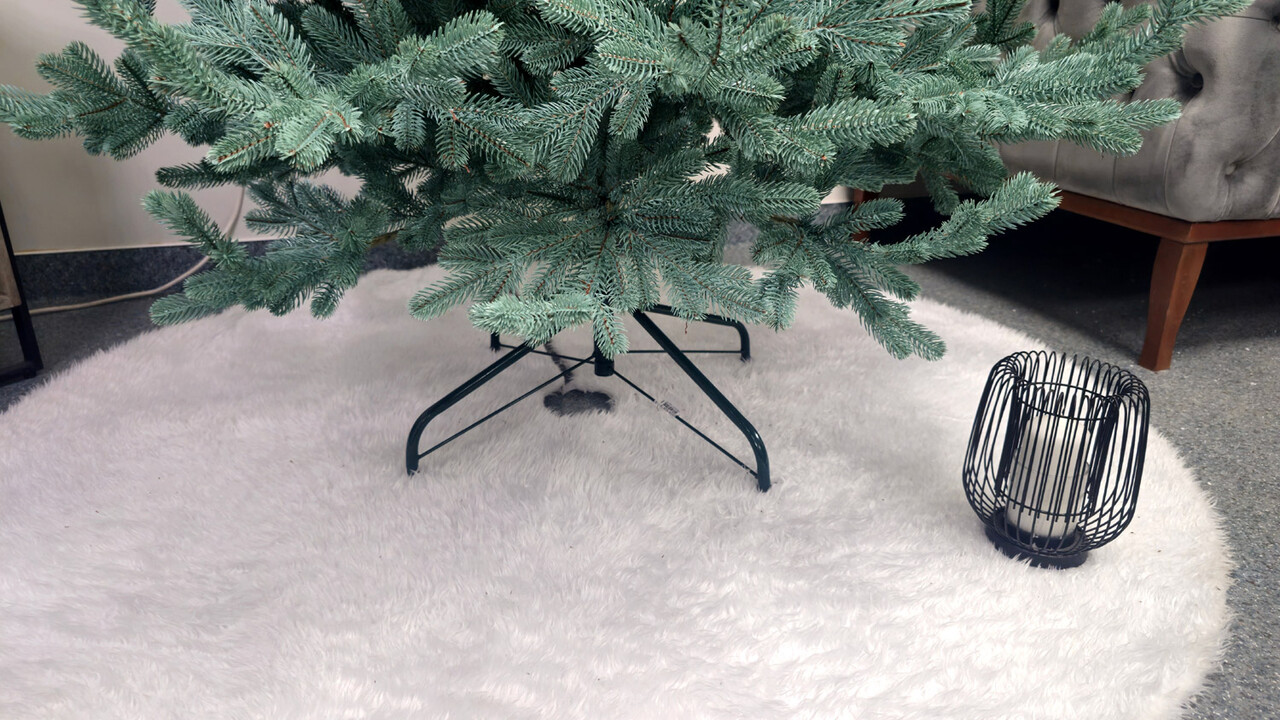 Brad artificial Christmas Deluxe by Sersimo, Viena Select argintiu, integral 3D, 210cm — imaginea 9