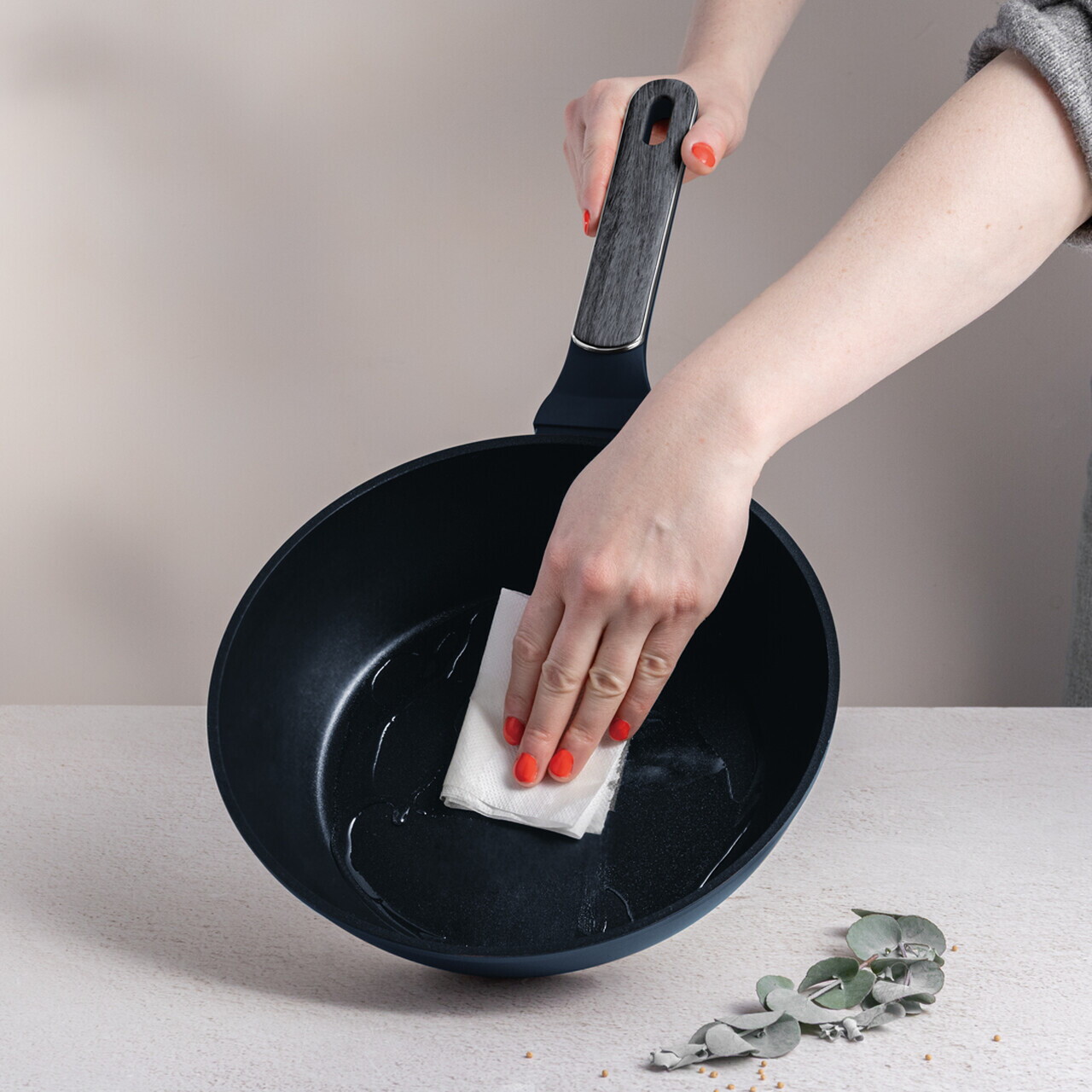 Tigaie adanca cu capac Berlinger Haus, Deep Sea, 24 cm, 2.3 L, aluminiu forjat, albastru mat/gri - imagine 5