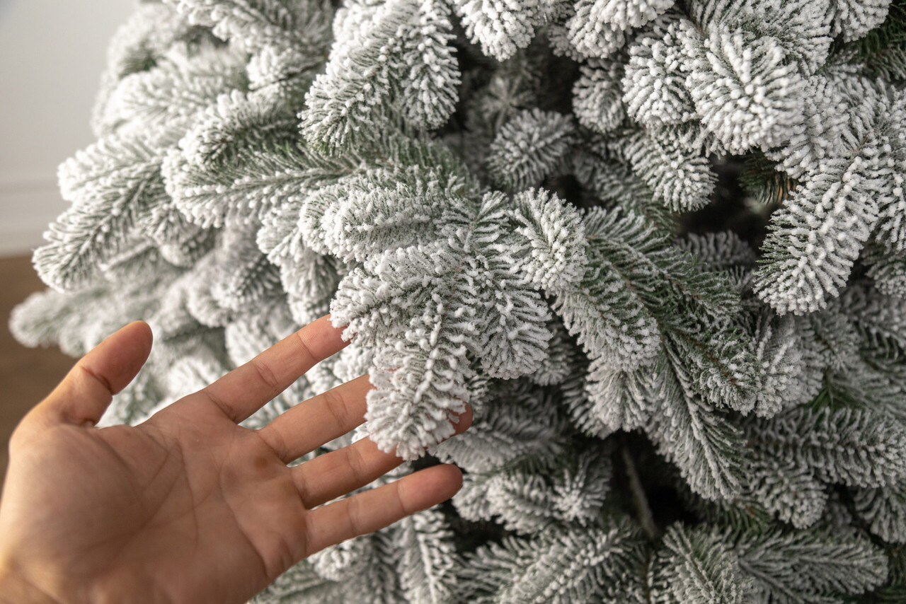 Brad artificial Christmas Deluxe by Sersimo, Kovalivka Select nins, integral 3D, 230cm