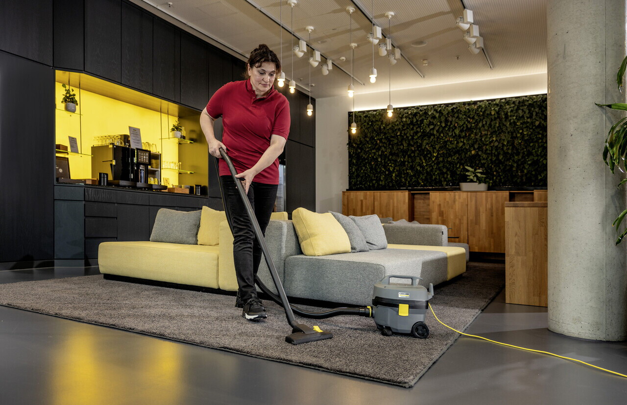 Aspirator profesional uscat T 7/1 Classic Adv, Karcher, gri — imaginea 2