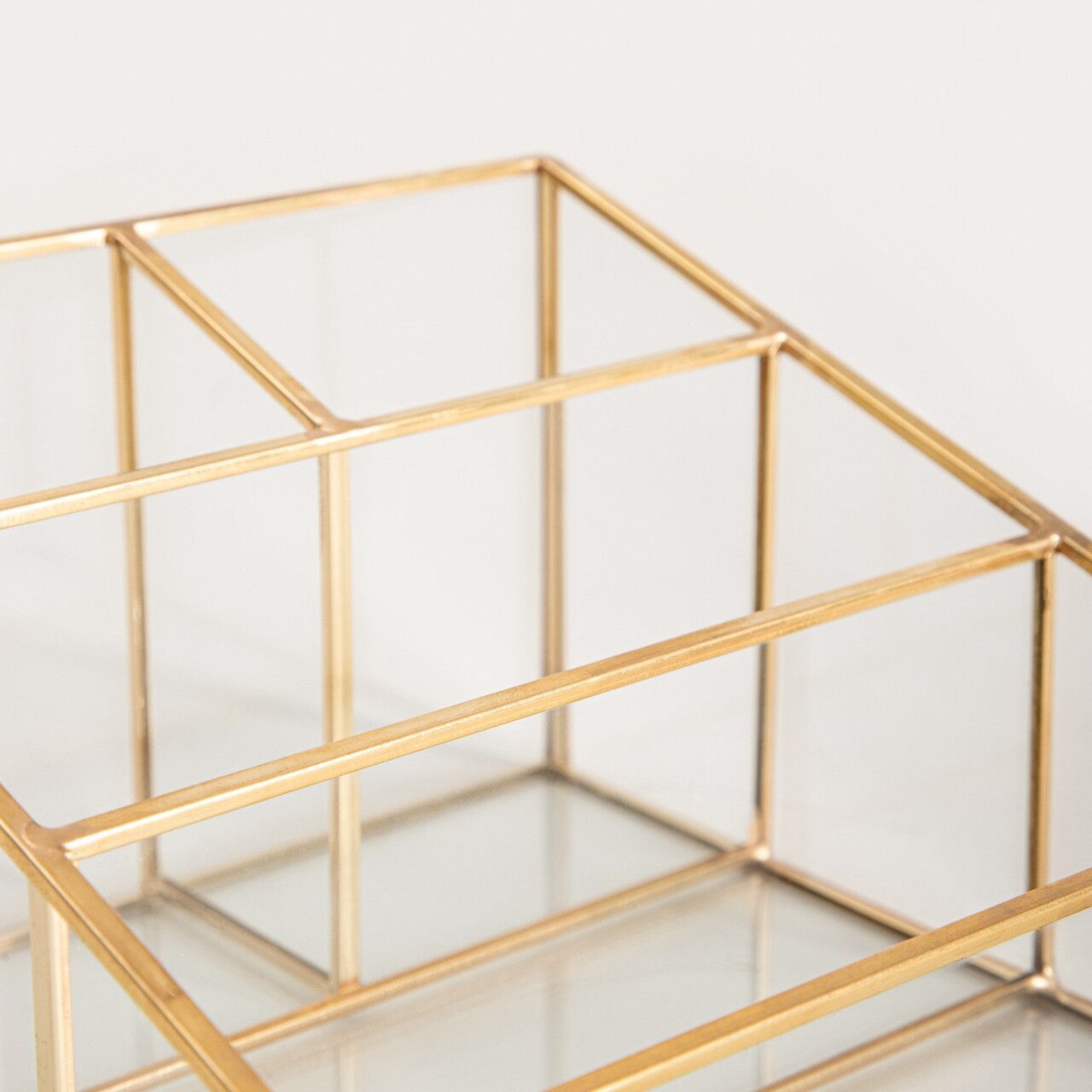 Organizator pentru cosmetice Grazia, Homla, 16x16x10 cm, sticla/metal, transparent/auriu - 2 | YEO