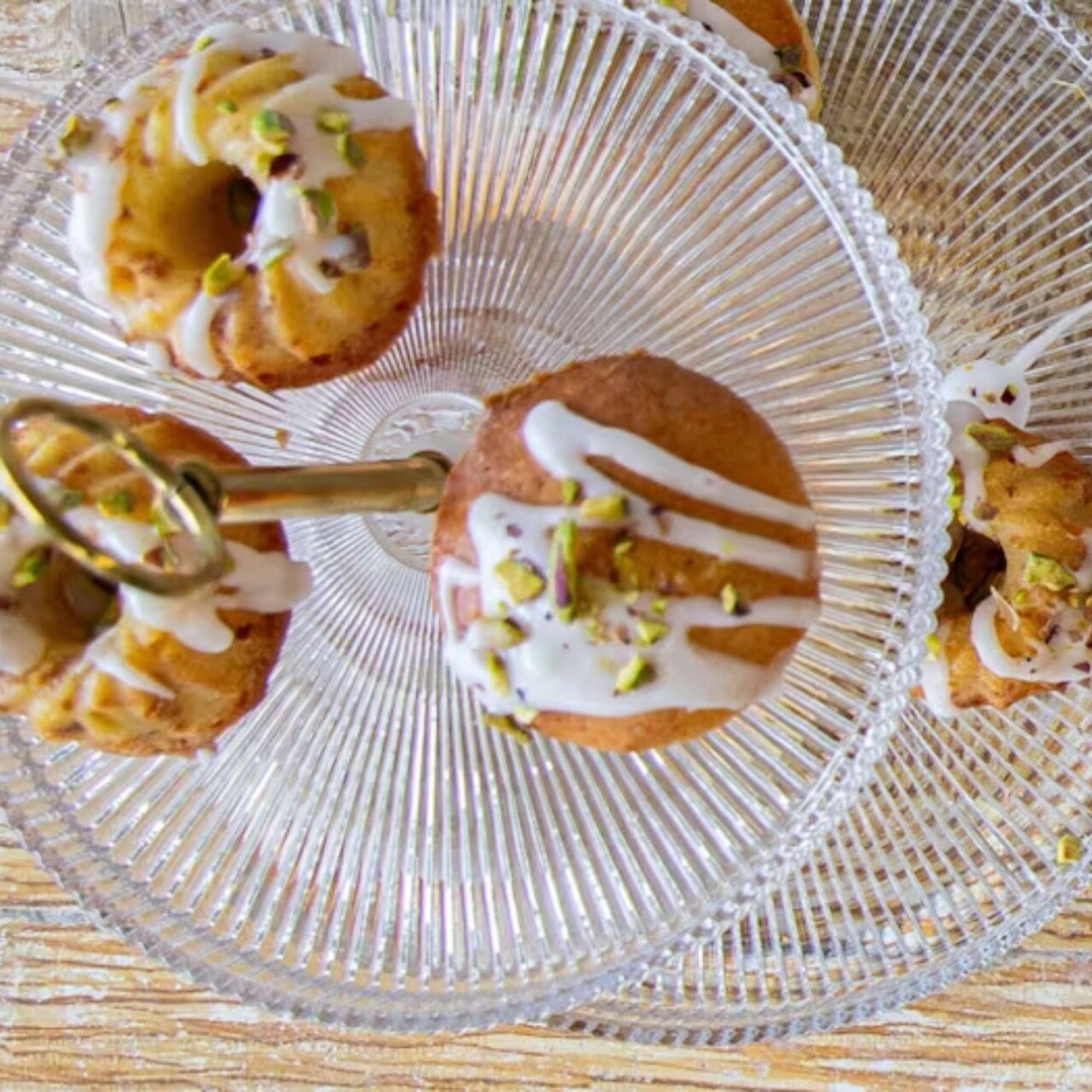 Suport prajituri cu 2 nivele Curly, Ambition, 19 cm/24 cm, otel/sticla, argintiu/transparent - imagine 4