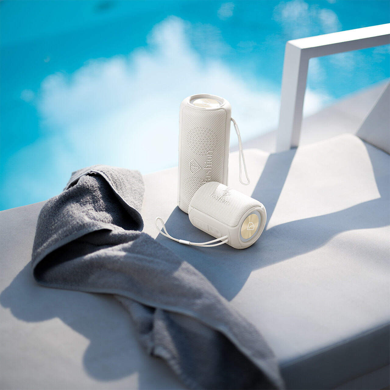 Boxa Bluetooth S Fashion TV, Matte Cream-Gold, 8.5x8.9x11.5 cm, crem - imagine 2