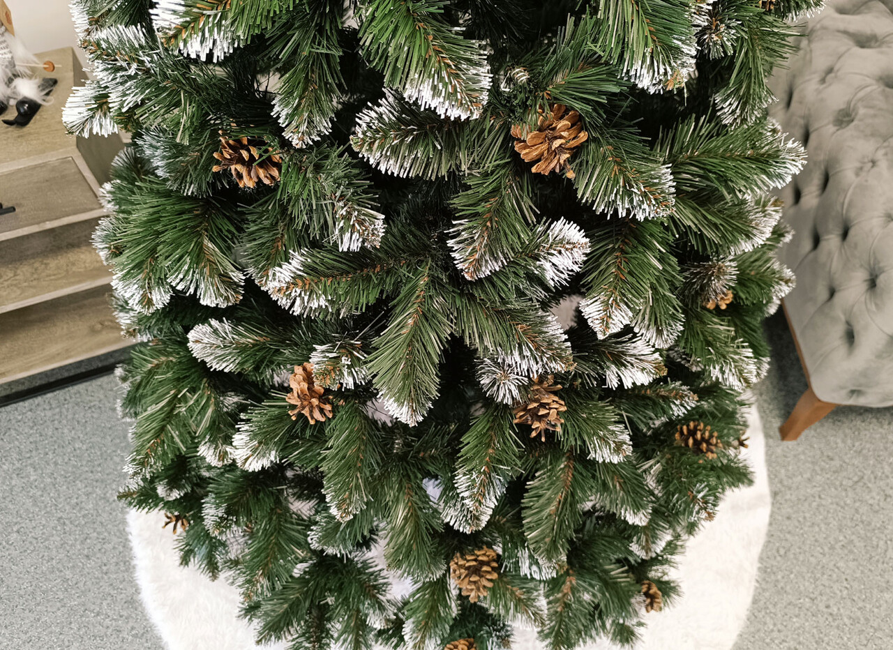 Brad artificial Christmas Deluxe by Sersimo, Lidia Nins cu conuri, 2D, 250cm — imaginea 6