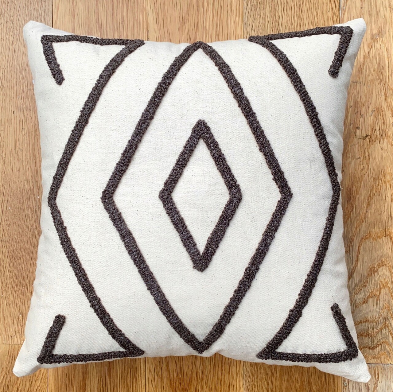Husa de perna, Enlil Organic Woven Punch Pillow Cover, 43x43 cm, Bumbac, Maro - 1 | YEO