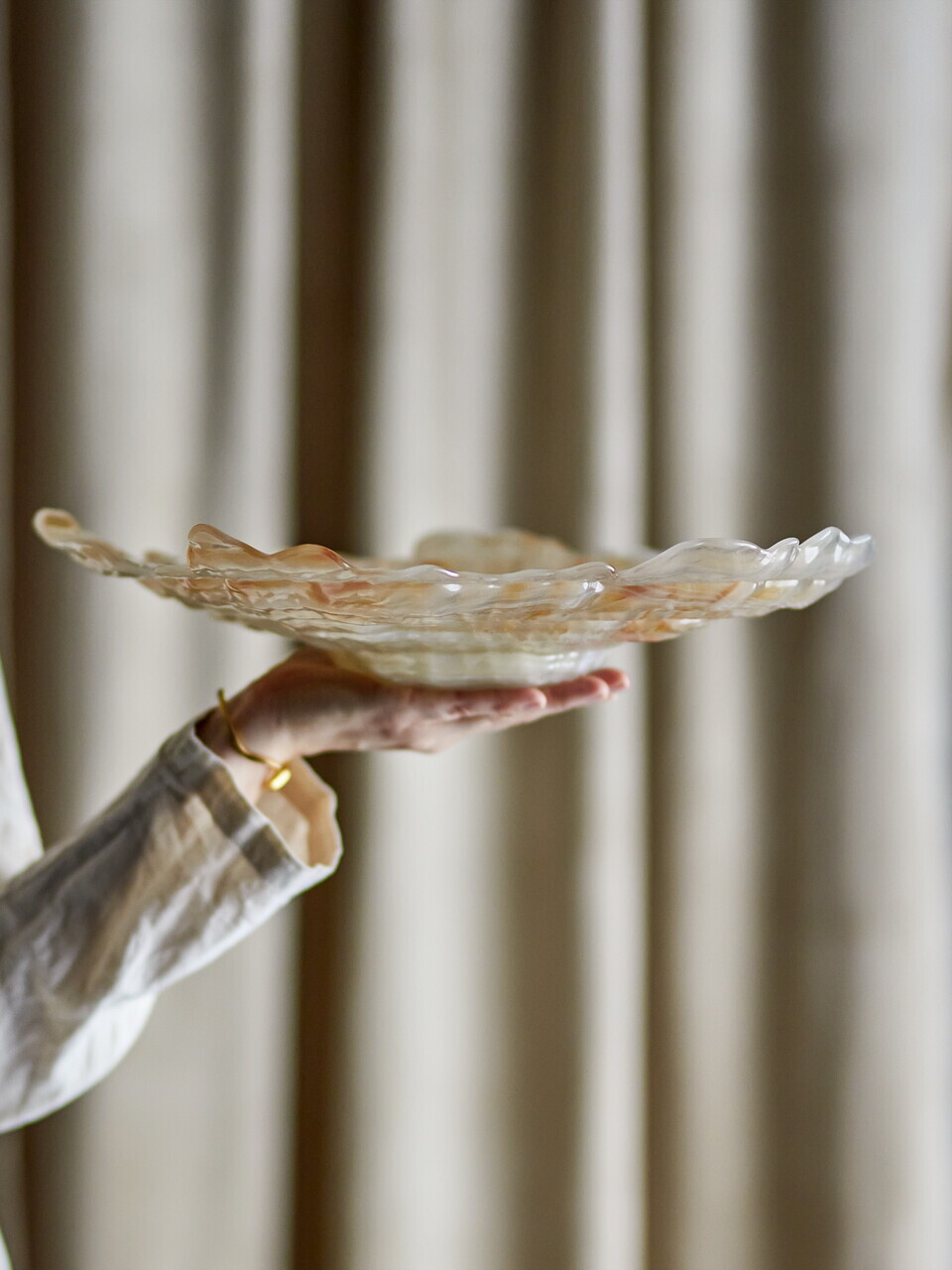 Bol decorativ, Bloomingville, Asimi, 38x8 cm, sticla, natural - imagine 3