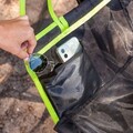 Scaun balansoar de camping Kamprock, InnovaGoods, 100 x 104 x 95.5 cm, max 150 kg, verde/negru