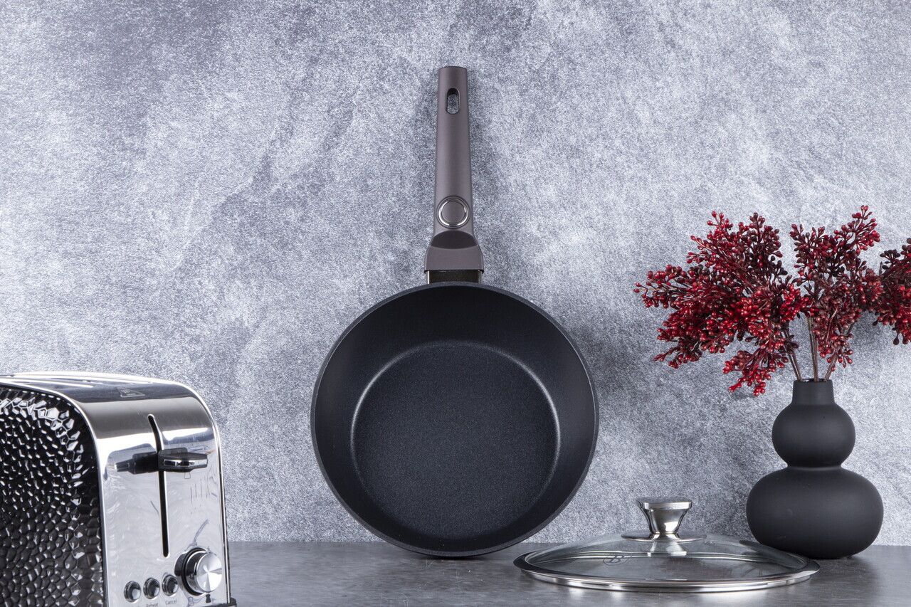 Tigaie adanca cu capac Berlinger Haus, Primal Gloss, 24 cm, 2.3 L, aluminiu forjat, negru - imagine 13