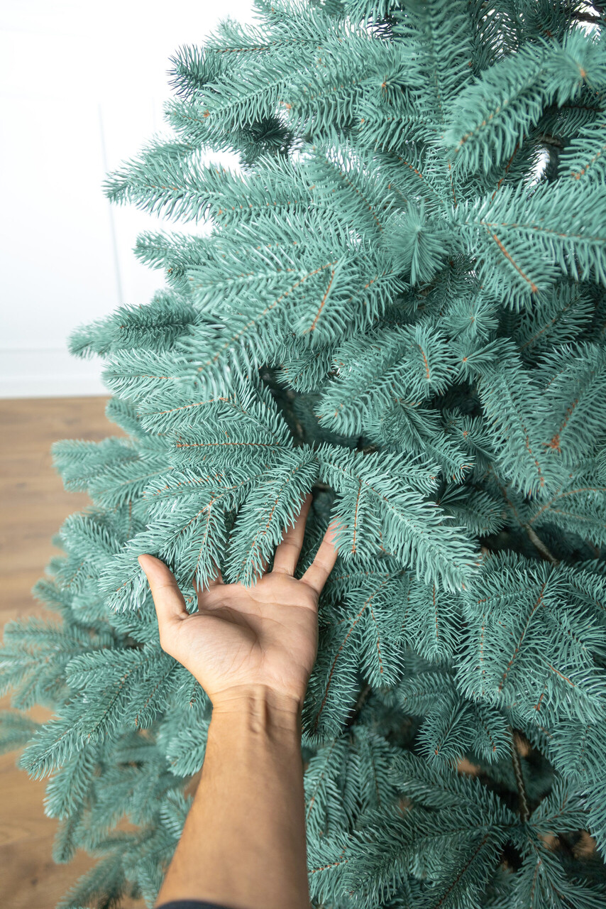 Brad artificial Christmas Deluxe by Sersimo, Kovalivka Select argintiu, integral 3D, 210 cm — imaginea 15