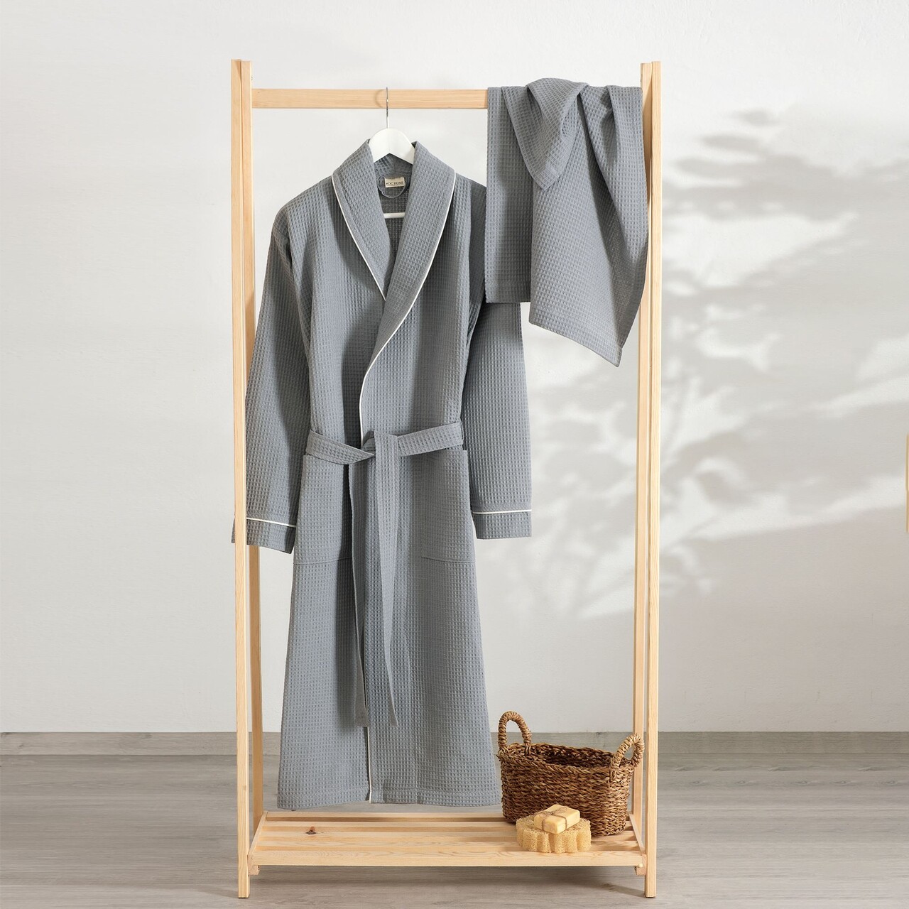 Set halat si prosop de baie, L'essentiel Maison, Soho, 65% bumbac/35% poliester, Gri