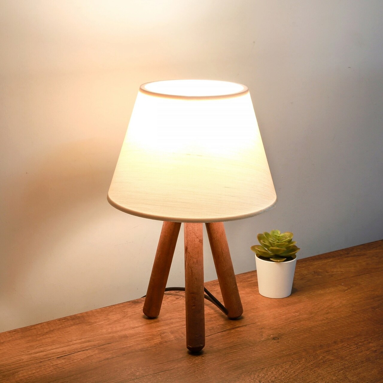 Lampa de masa Opviq 780SGN4496 Crem