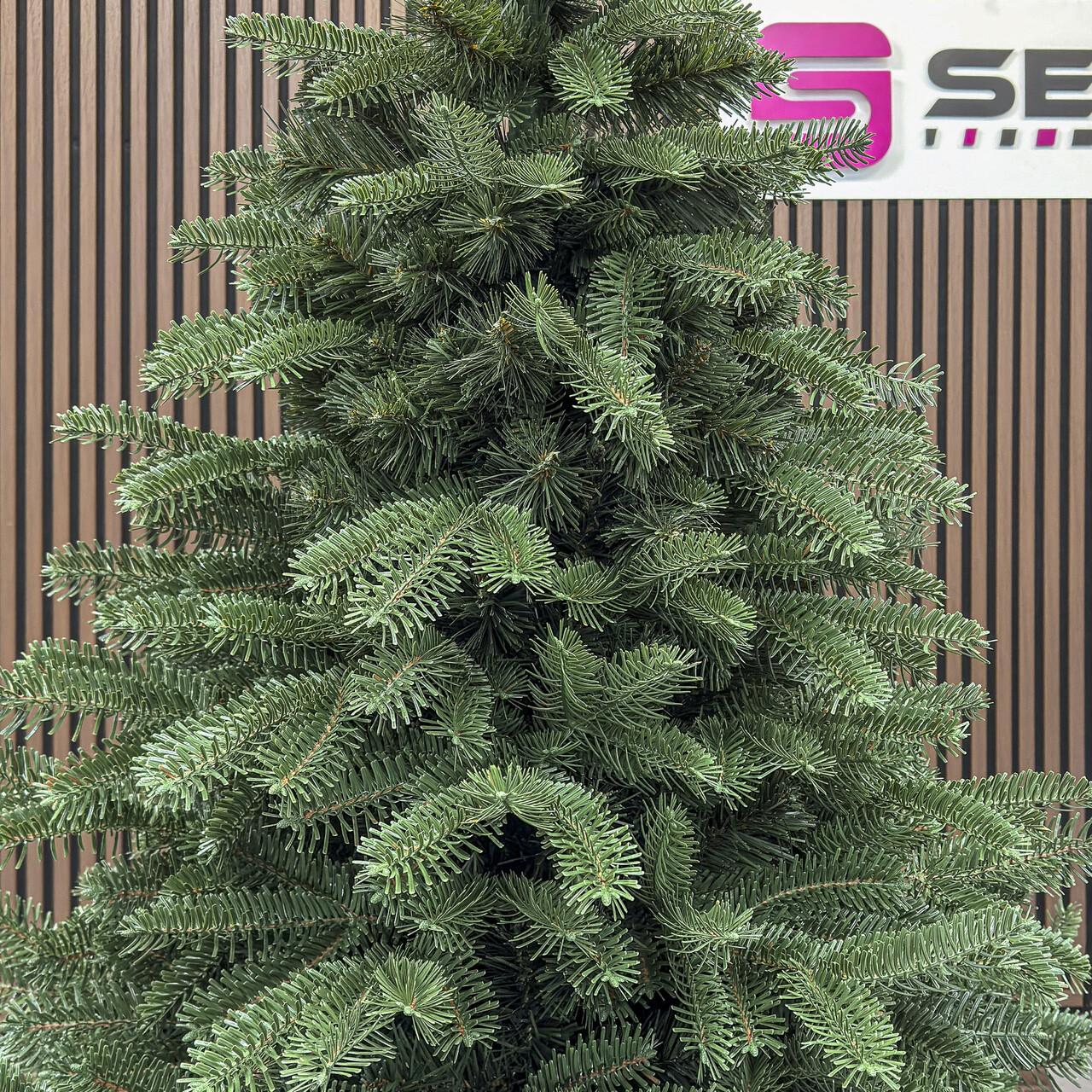 Brad artificial Christmas Deluxe by Sersimo, Norvegia verde, mix 2D+3D, 230 cm