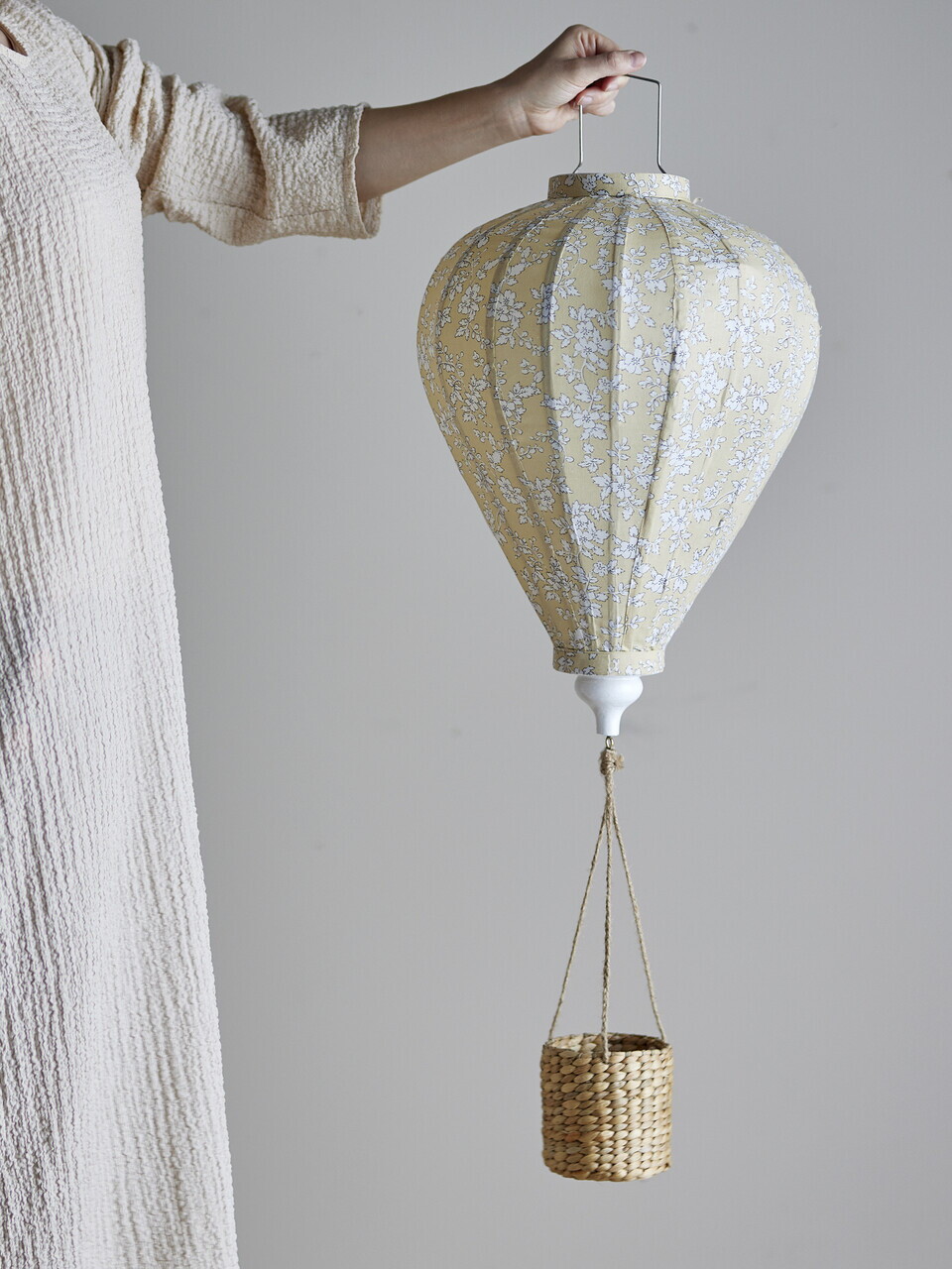Decoratiune suspendata, Bloomingville, Pomp, 35x85 cm, poliester/zambila de apa, galben - imagine 2