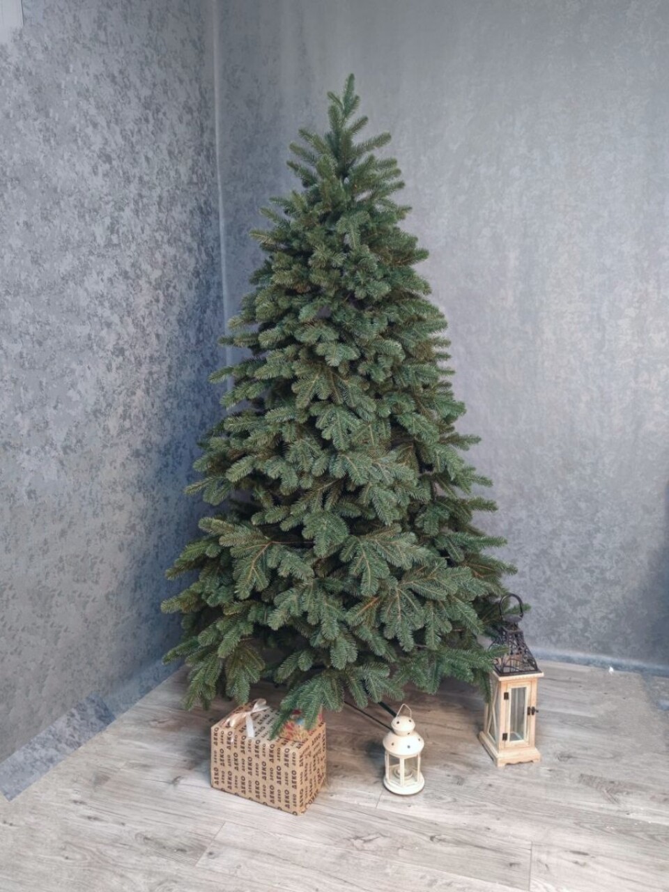Brad artificial Christmas Deluxe by Sersimo, Kovalivska verde, 3D, 210cm — imaginea 4