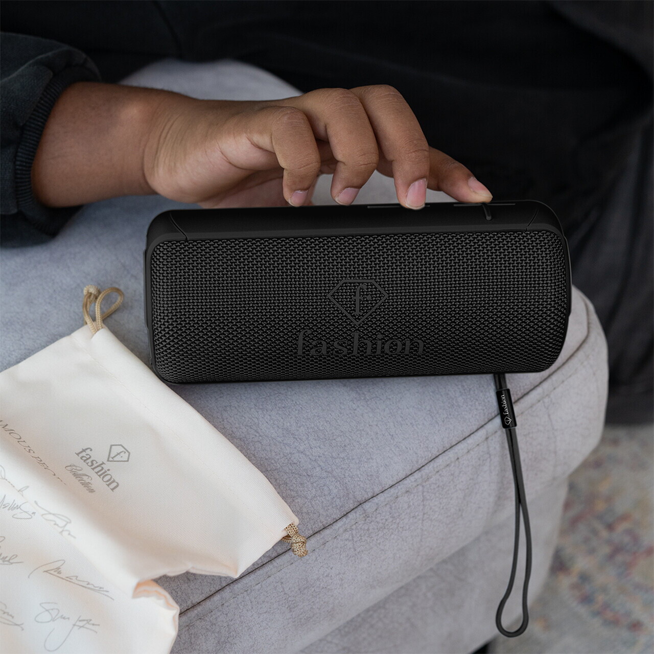 Boxa Bluetooth M Fashion TV, Matte Black-Rose Gold, 8.5x8.9x21 cm, negru - imagine 8