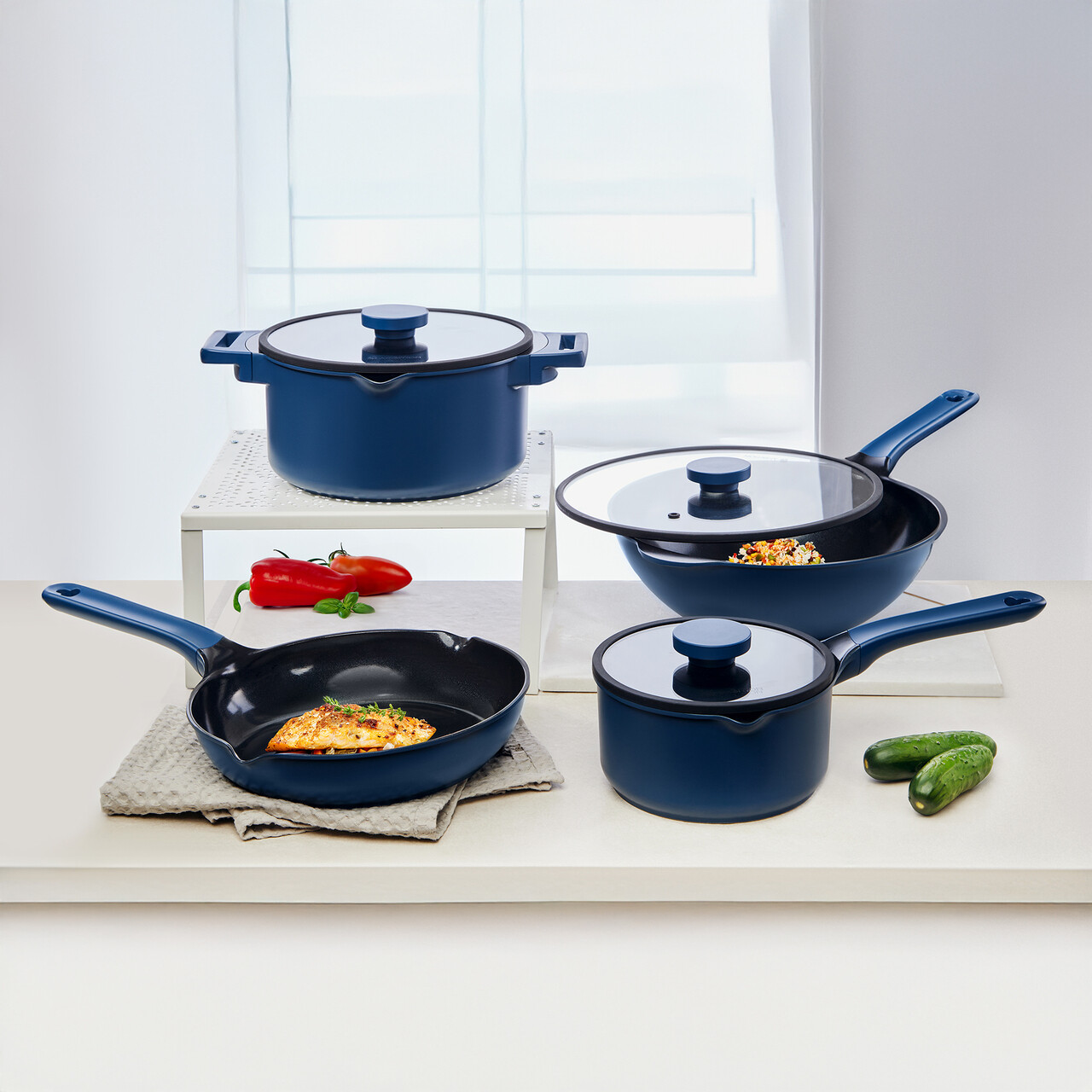 Cratita cu capac Cobalt, Ambition, 18 cm, 1.9 L, aluminiu, bleumarin - imagine 2