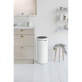 Cos de gunoi cu soft touch, Brabantia, Touch New, 30 L, 32x29.5x72 cm, otel, alb