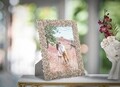 Rama foto, Mauro Ferretti, Roses, 27 x 2.5 x 31.5 cm, polirasina/sticla, crem