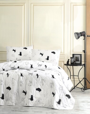 Set cuvertura de pat dubla matlasata, EnLora Home, Patte BlackWhite, 3 piese, 65% bumbac, 35% poliester, alb/negru EnLora Home