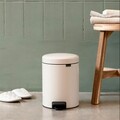 Cos de gunoi cu pedala, Brabantia, NewIcon, 3 L, 23.5x16.8x26.4 cm, otel, bej
