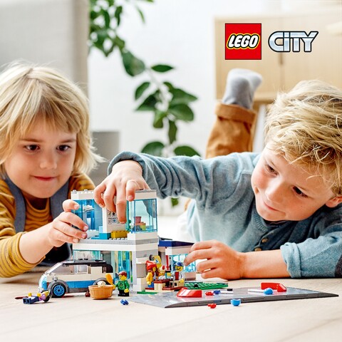 Jucarie – Casa familiei, LEGO, plastic LEGO